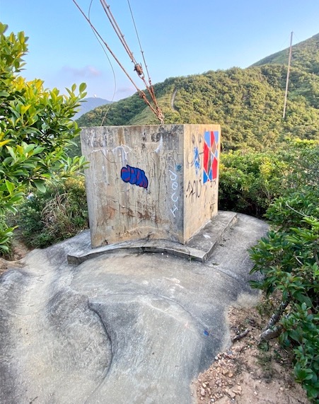 小馬坑小馬山橋へ降りる